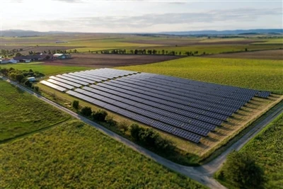Güneşi Kucaklamak: Güneş Enerjisi Teknolojisine Yolculuk