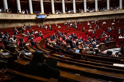 Fransız Senatosu Yenilenebilirler Yasağı Bloklar, ancak Enerji Politikası Tar...