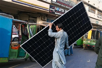 Pakistan Fines Kabuk Firmaları ₨ Güneş paneli ithalat sahtekarlığı için 111 m...